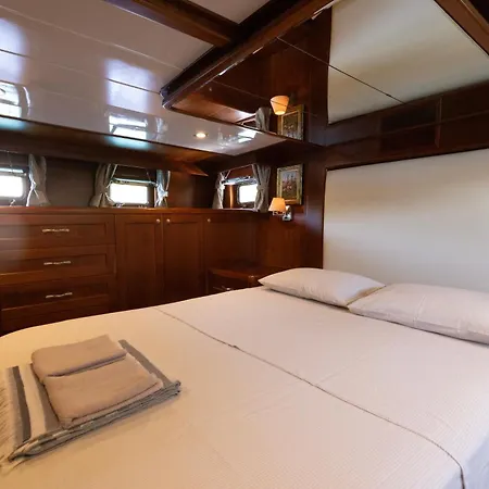Blue Cruise In - Mavi Yolculuk Båthotell Bozburun
