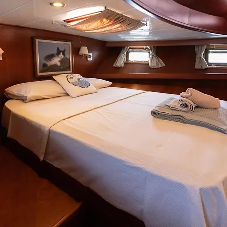 Blue Cruise In - Mavi Yolculuk Båthotell Bozburun